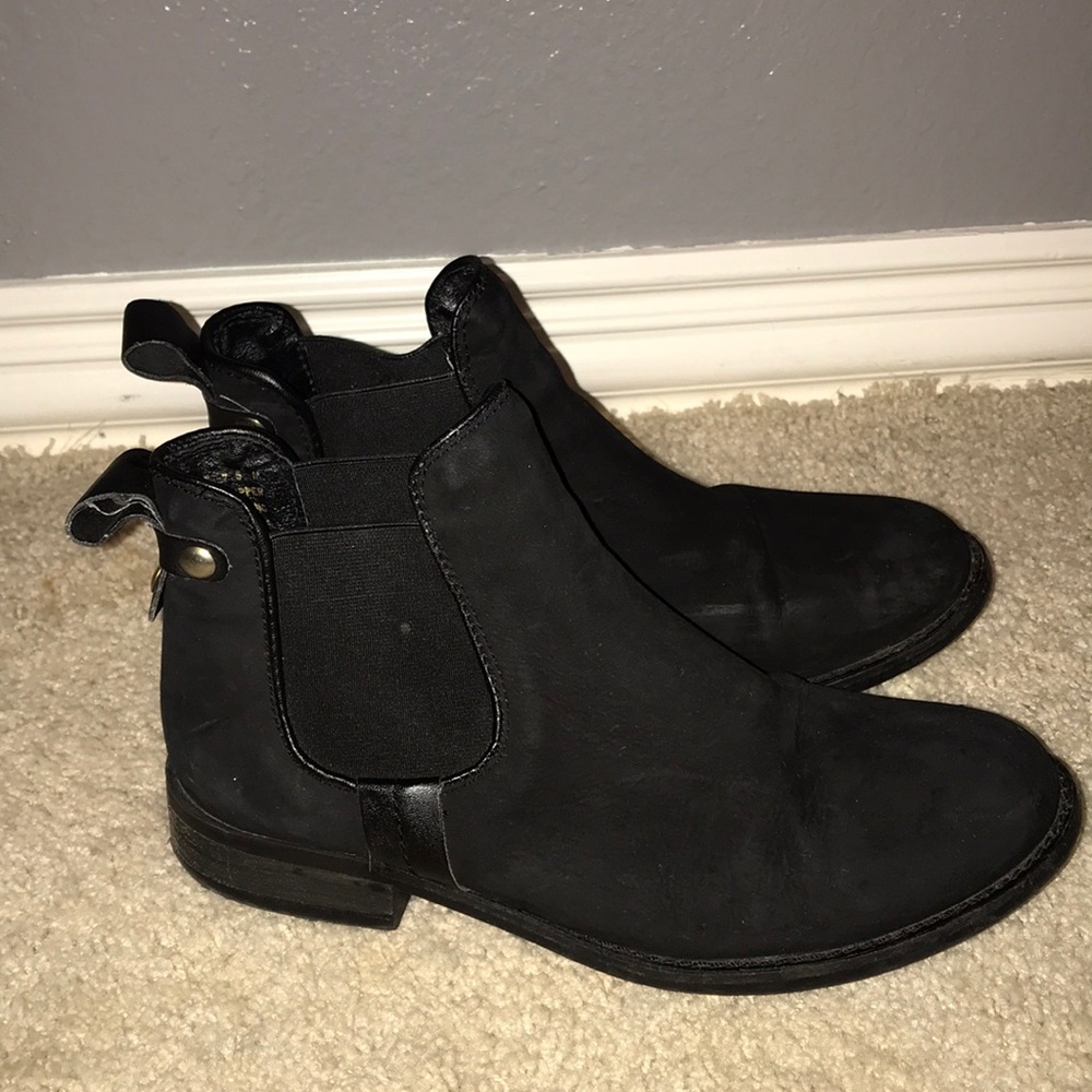 Ankle booties
